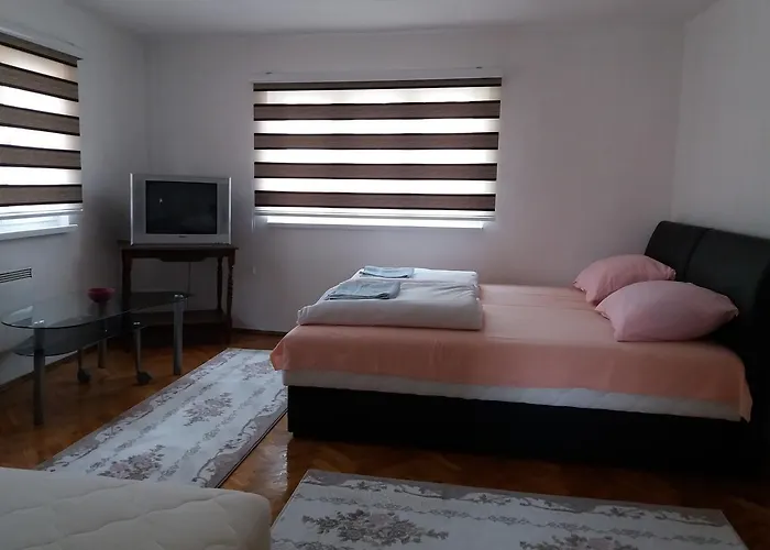 Guest House Dzemo